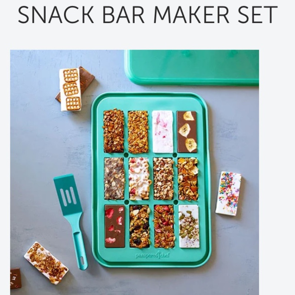Pampered Chef Turquoise Snack Bar Tray Set Only
